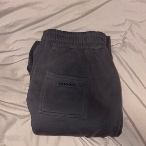 Comfrt Women's Grey sweats